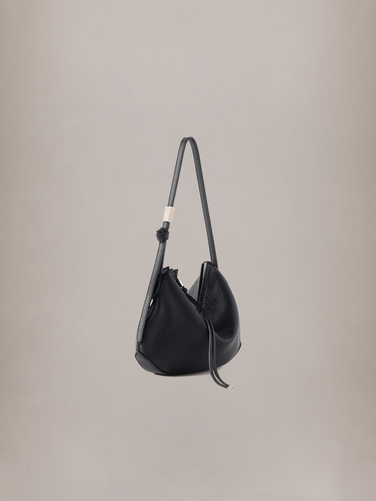 WOMEN - WOMEN'S BABY BISCOTTO SHOULDER BAG - Black